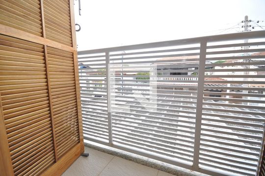 Sacada da Suíte 1 de casa à venda com 3 quartos, 150m² em Vila Constança, São Paulo
