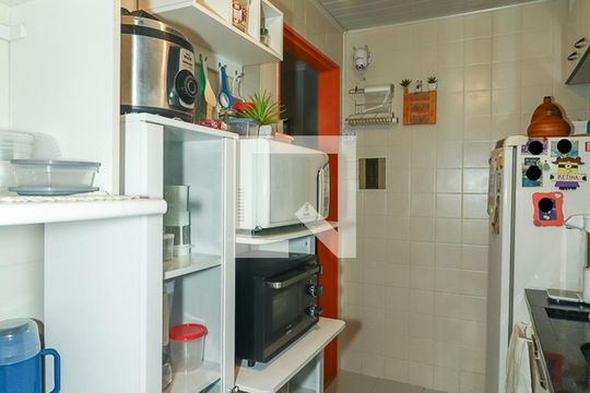 Cozinha de apartamento à venda com 2 quartos, 60m² em Sarandi, Porto Alegre