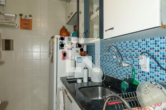 Cozinha de apartamento à venda com 2 quartos, 60m² em Sarandi, Porto Alegre