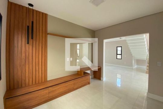 Foto 01 de casa de condomínio à venda com 4 quartos, 282m² em Swiss Park, Campinas