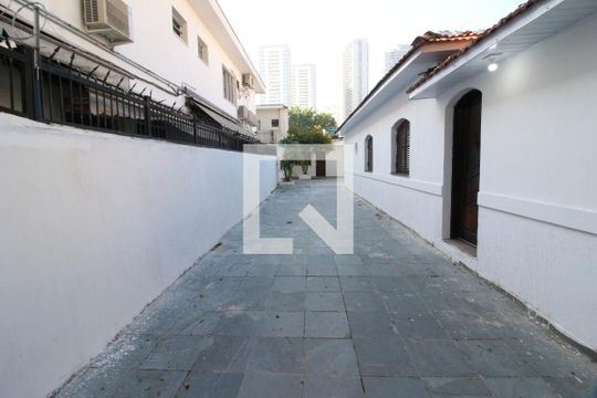 Garagem de casa à venda com 2 quartos, 300m² em Centro, Osasco