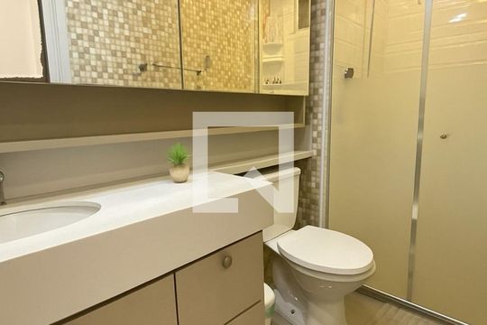 Banheiro  de apartamento à venda com 2 quartos, 52m² em Taquara, Rio de Janeiro