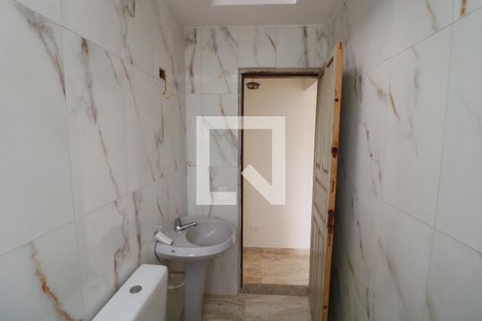 Banheiro de casa para alugar com 1 quarto, 70m² em Chácara Mafalda, São Paulo