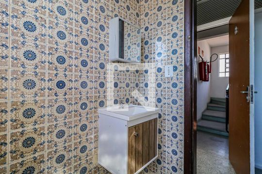 Banheiro de apartamento para alugar com 1 quarto, 40m² em Butantã, São Paulo