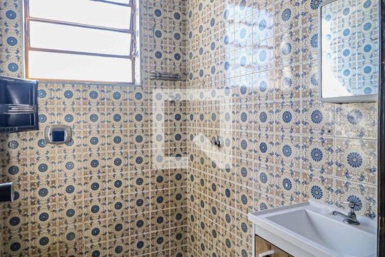 Banheiro de apartamento para alugar com 1 quarto, 40m² em Butantã, São Paulo