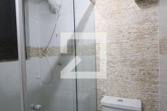 Banheiro de apartamento à venda com 2 quartos, 55m² em Centro, Canoas