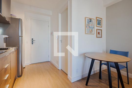 Cozinha de kitnet/studio à venda com 1 quarto, 25m² em Cerqueira César, São Paulo