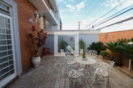 Quintal de casa para alugar com 3 quartos, 190m² em Jardim America, Ribeirão Preto