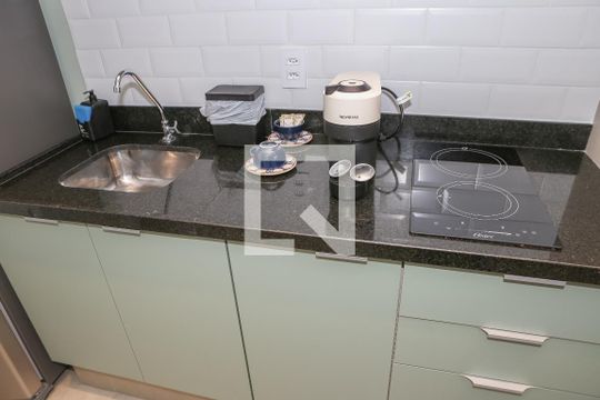 Cozinha de apartamento à venda com 1 quarto, 24m² em Perdizes, São Paulo