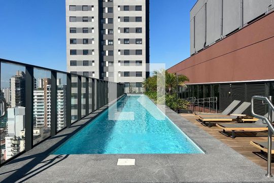 Área comum - Piscina de kitnet/studio para alugar com 1 quarto, 28m² em Pompeia, São Paulo