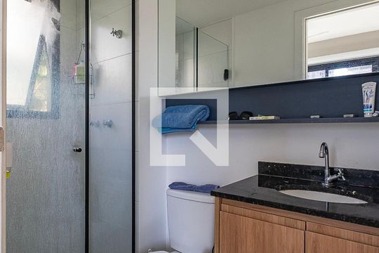Banheiro de apartamento à venda com 1 quarto, 24m² em Pinheiros, São Paulo