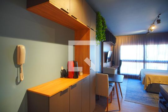 Cozinha de kitnet/studio para alugar com 1 quarto, 28m² em Petrópolis, Porto Alegre