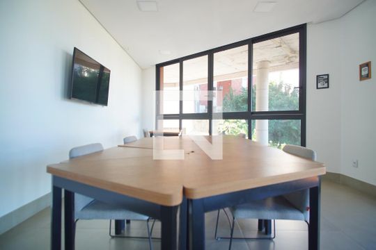 Área Comum - Sala de Reuniões de kitnet/studio para alugar com 1 quarto, 28m² em Petrópolis, Porto Alegre