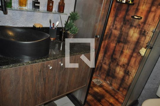 Banheiro de apartamento para alugar com 1 quarto, 35m² em Engenho de Dentro, Rio de Janeiro