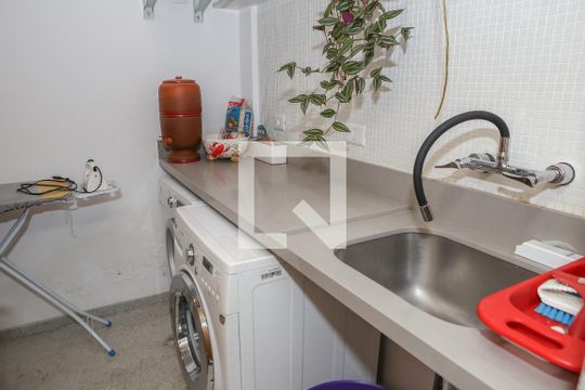 Área de Serviço de apartamento para alugar com 3 quartos, 134m² em Perdizes, São Paulo