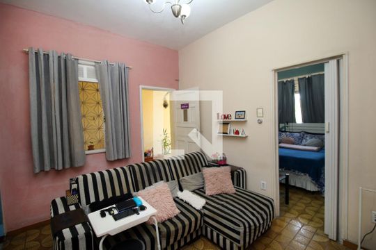 Sala de casa à venda com 2 quartos, 111m² em Brás de Pina, Rio de Janeiro