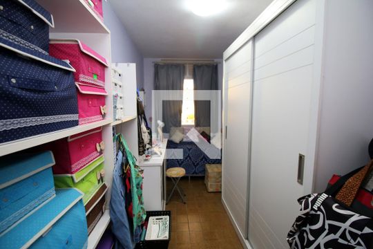 Quarto 2 de casa à venda com 2 quartos, 111m² em Brás de Pina, Rio de Janeiro