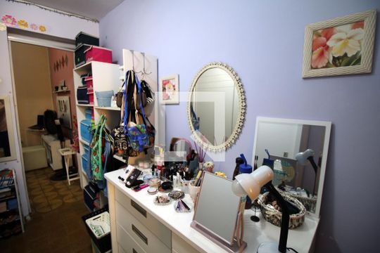 Quarto 2 de casa à venda com 2 quartos, 111m² em Brás de Pina, Rio de Janeiro