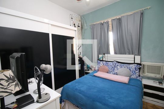 Quarto 1 de casa à venda com 2 quartos, 111m² em Brás de Pina, Rio de Janeiro