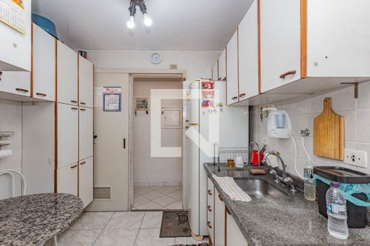 Cozinha de apartamento à venda com 3 quartos, 73m² em Jardim Celeste, São Paulo