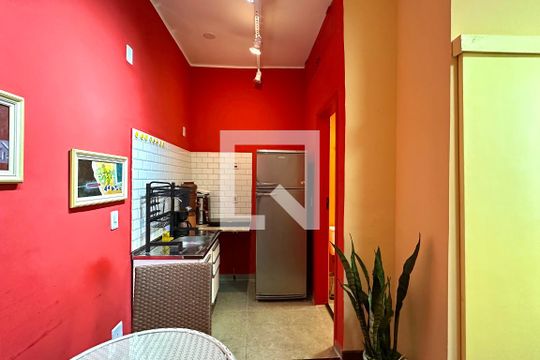 Cozinha de apartamento para alugar com 1 quarto, 20m² em Copacabana, Rio de Janeiro