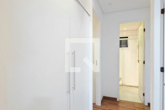 Corredor de apartamento para alugar com 3 quartos, 176m² em Parque Residencial Aquarius, São José dos Campos