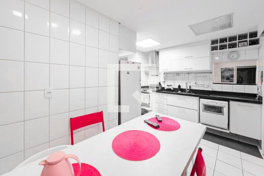 Cozinha de apartamento para alugar com 3 quartos, 176m² em Parque Residencial Aquarius, São José dos Campos