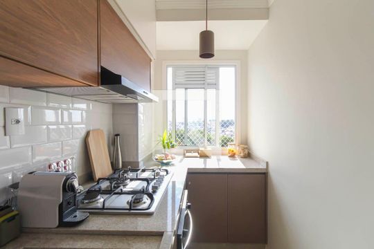 Cozinha de apartamento para alugar com 2 quartos, 38m² em Vila Ema, São Paulo