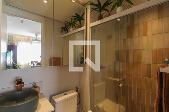Banheiro de apartamento para alugar com 2 quartos, 38m² em Vila Ema, São Paulo