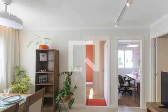 Sala de apartamento para alugar com 2 quartos, 38m² em Vila Ema, São Paulo