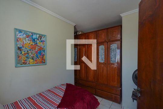 Quarto 1 de casa para alugar com 3 quartos, 200m² em Jardim Regis, São Paulo