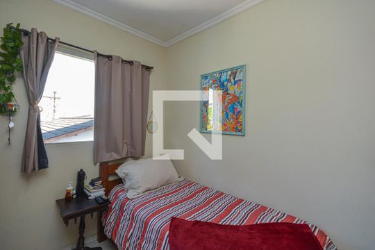 Quarto 1 de casa para alugar com 3 quartos, 200m² em Jardim Regis, São Paulo
