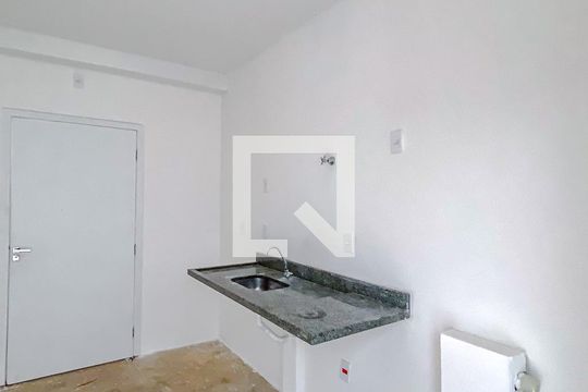 Sala/Cozinha de kitnet/studio para alugar com 1 quarto, 38m² em Quarta Parada, São Paulo