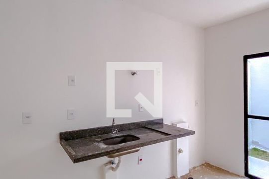 Sala/Cozinha de kitnet/studio para alugar com 1 quarto, 38m² em Quarta Parada, São Paulo
