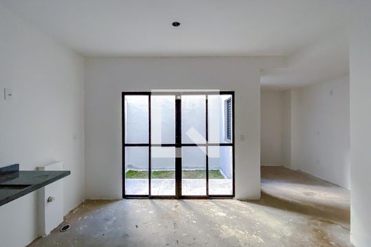 Sala/Cozinha de kitnet/studio para alugar com 1 quarto, 38m² em Quarta Parada, São Paulo