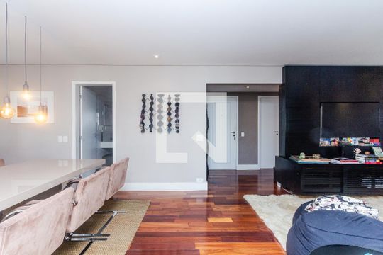 Sala de apartamento à venda com 3 quartos, 139m² em Vila Olímpia, São Paulo