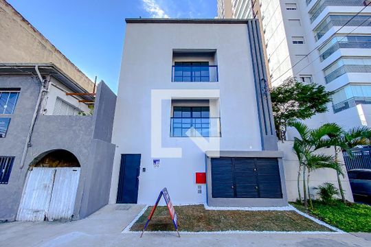 Fachada de kitnet/studio para alugar com 1 quarto, 41m² em Quarta Parada, São Paulo