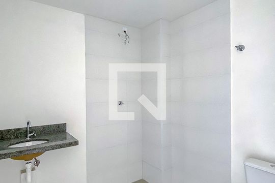 Banheiro de kitnet/studio para alugar com 1 quarto, 45m² em Quarta Parada, São Paulo