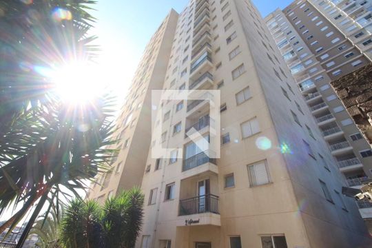 Fachada do bloco de apartamento para alugar com 2 quartos, 55m² em Padroeira, Osasco