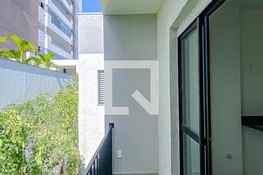 Varanda de kitnet/studio para alugar com 1 quarto, 45m² em Quarta Parada, São Paulo