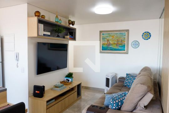 Sala de apartamento para alugar com 2 quartos, 49m² em Quitaúna, Osasco