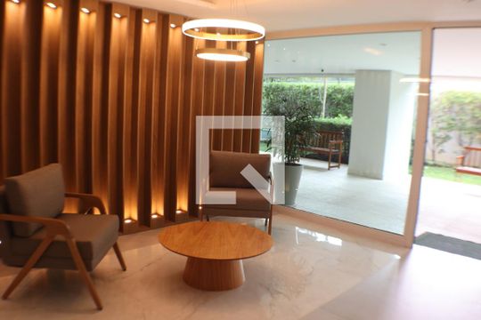 Hall de entrada de apartamento para alugar com 2 quartos, 74m² em Empresarial 18 do Forte, Barueri