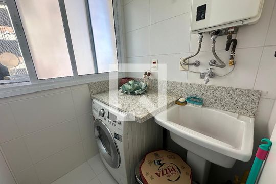 Área de Serviço de apartamento para alugar com 2 quartos, 74m² em Empresarial 18 do Forte, Barueri