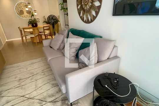 Sala de apartamento à venda com 2 quartos, 74m² em Empresarial 18 do Forte, Barueri