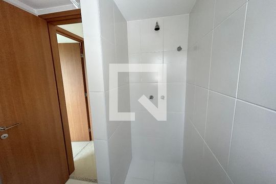 Banheiro Social de apartamento para alugar com 3 quartos, 72m² em Campinho, Rio de Janeiro