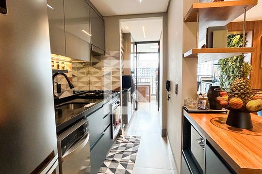 Cozinha de apartamento à venda com 2 quartos, 84m² em Santo Amaro, São Paulo