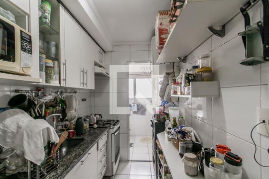 Cozinha de apartamento à venda com 3 quartos, 65m² em Vila Marieta, São Paulo