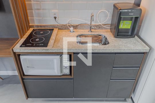 Cozinha de kitnet/studio à venda com 1 quarto, 27m² em Pinheiros, São Paulo
