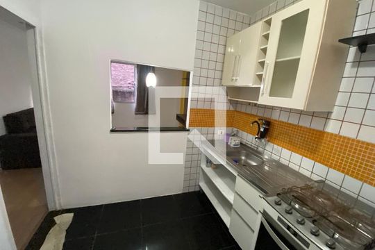 Cozinha de apartamento para alugar com 2 quartos, 44m² em Taquara, Rio de Janeiro