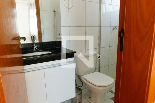 Banheiro da Suíte de apartamento à venda com 3 quartos, 85m² em Santa Cruz Industrial, Contagem